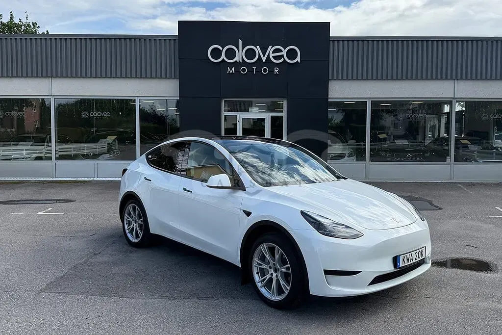 Tesla Model Y 2023