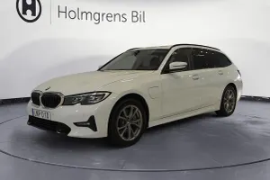 BMW 3 Series 330e 2021