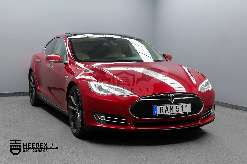 Tesla Model S 2014