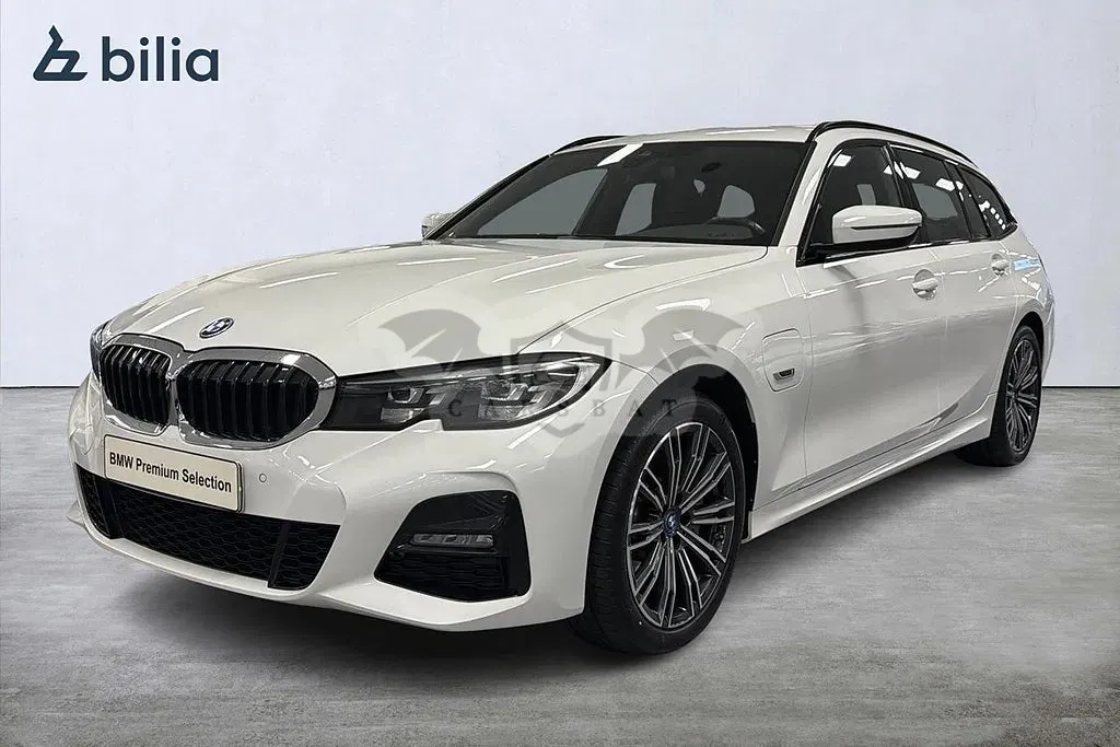 BMW 3 Series 330e 2022
