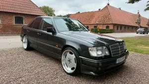 Mercedes-Benz 300 1988