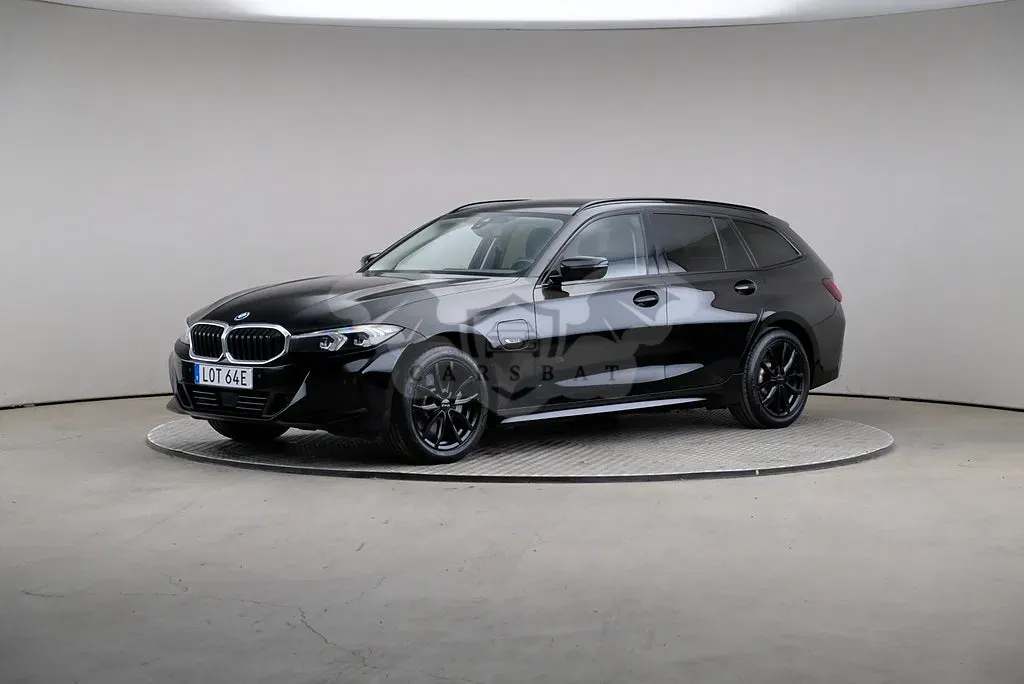BMW 3 Series 330e 2023
