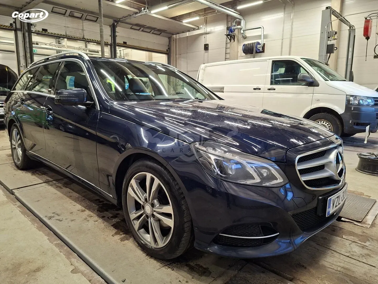 Mercedes-Benz E 300 BLUETEC HYBRID 2013