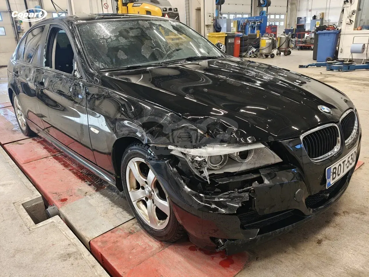 BMW 3 Series 318i 2011