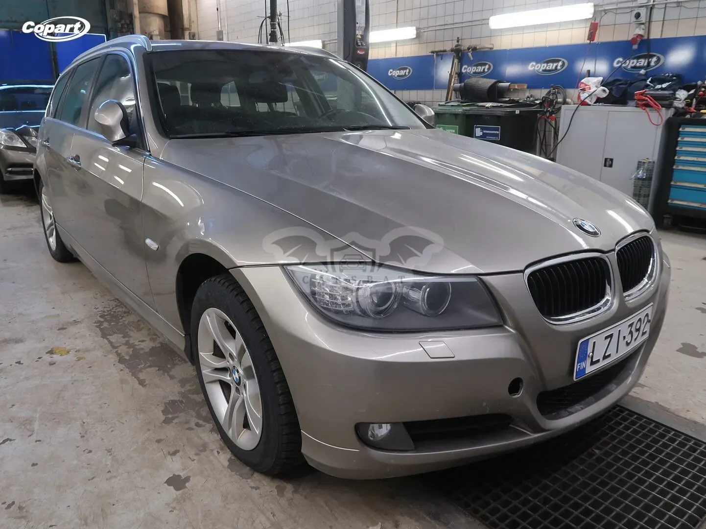 BMW 3 Series 318 Touring 2011