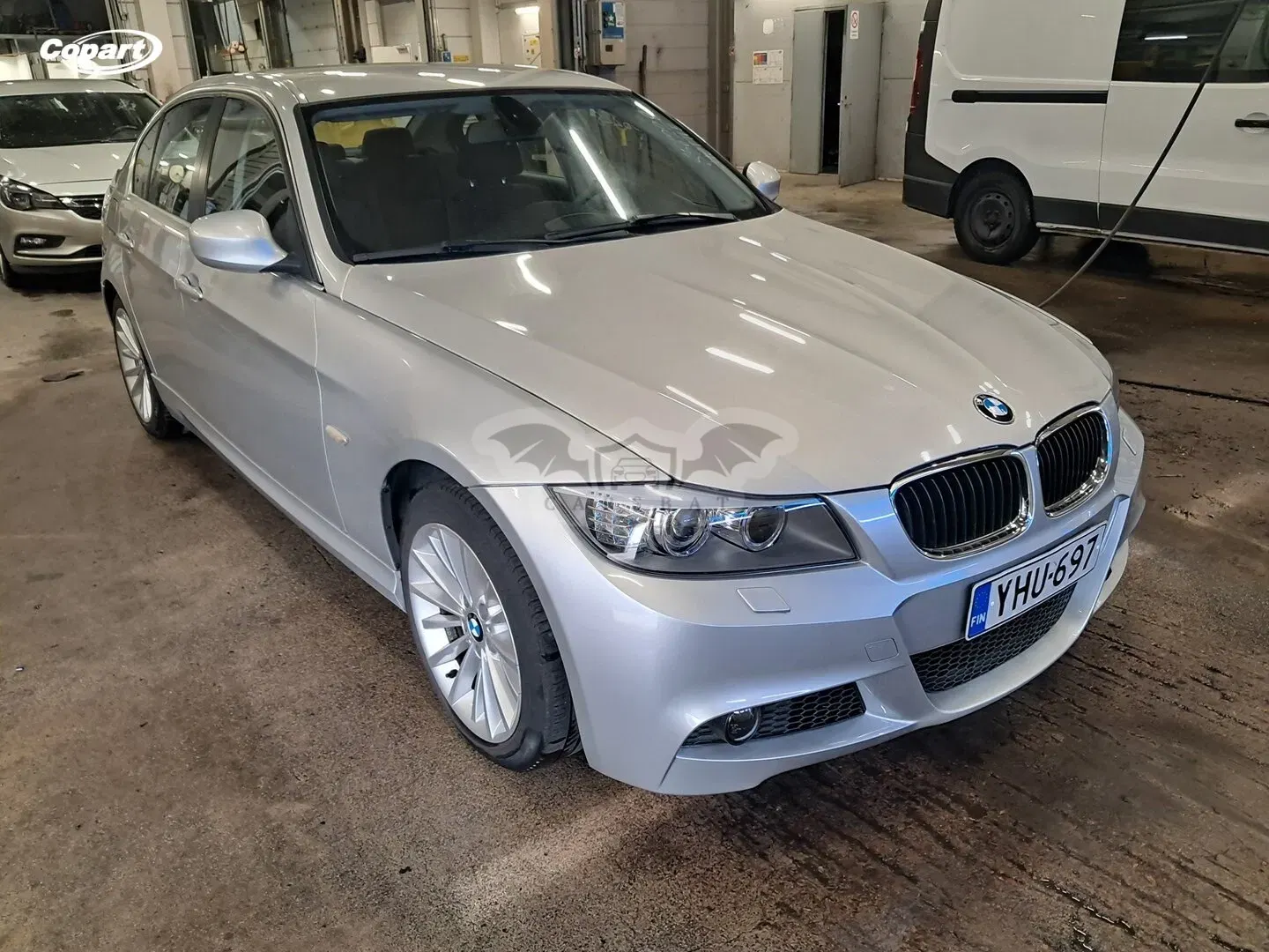 BMW 3 Series E90 318i 2011