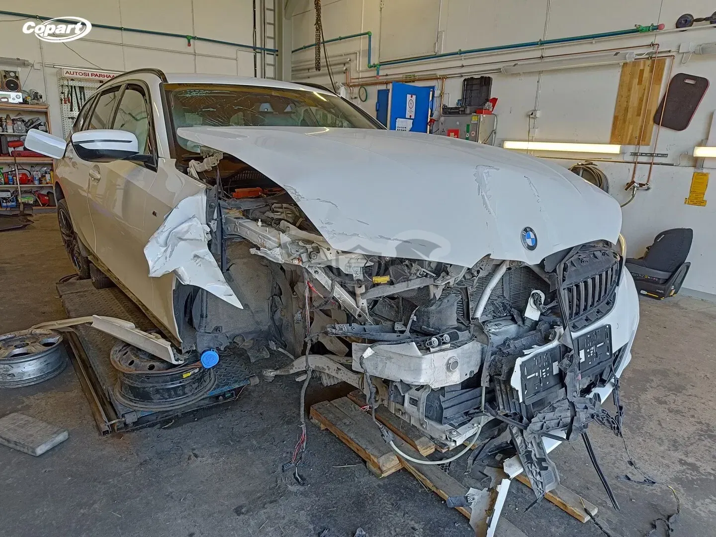 BMW 3 Series 330e xDrive 2021