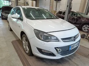 Opel Astra 1.6 CDTI SPORTS TOURER 2014