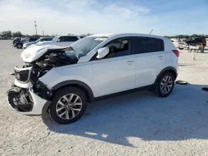 Kia Sportage LX 2.4L 4 2015