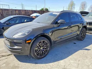 Porsche Macan 2.0L 4 2024