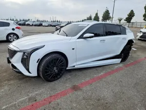 Cadillac CT5 2.0L 4 2026