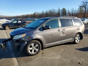 Toyota Sienna 3.5L 6 2017