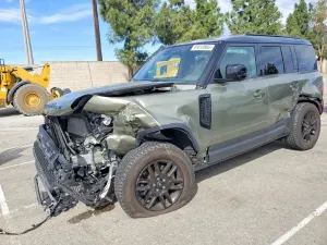 Land Rover Defender 2.0L 4 2023