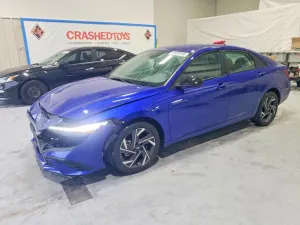 Hyundai Elantra 2.0L 4 2025
