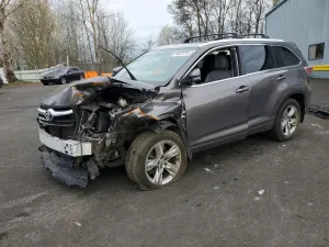 Toyota Highlander 3.5L 6 2015