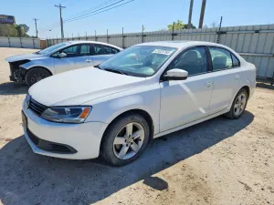 Volkswagen Jetta 2.0L 4 2011