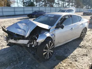 Nissan Altima 2.5L 4 2020