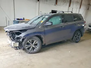 Toyota Highlander 3.5L 6 2016
