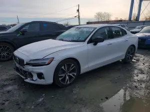 Volvo S60 2.0L 4 2024