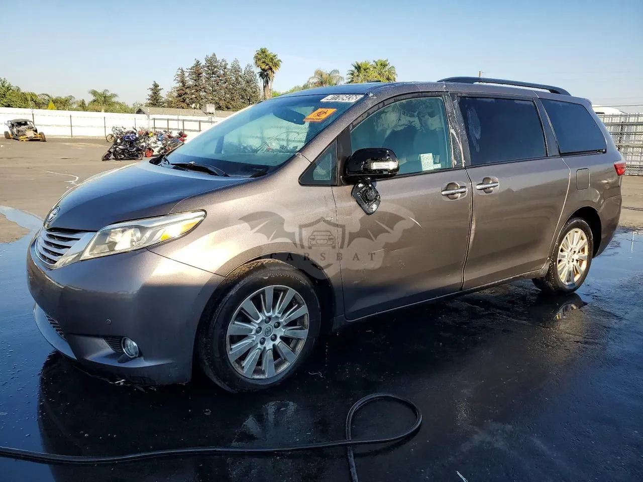 Toyota Sienna 3.5L 6 2016