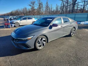 Hyundai Elantra 2.0L 4 2025