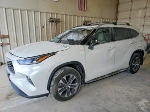 Toyota Highlander 3.5L 6 2021