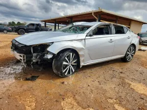 Nissan Altima 2.5L 4 2020