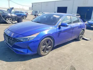 Hyundai Elantra 2.0L 4 2022