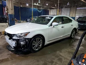 Lexus LS 4.6L 8 2016
