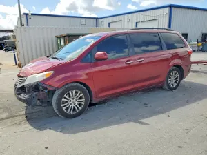 Toyota Sienna 3.5L 6 2015