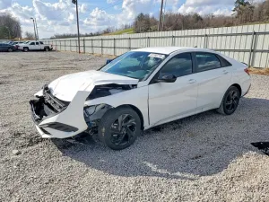 Hyundai Elantra 2.0L 4 2026