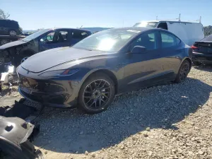 Tesla Model 3 2025