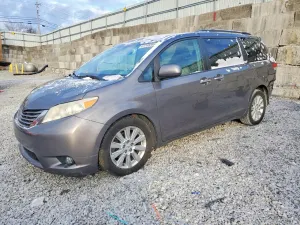 Toyota Sienna 3.5L 6 2011