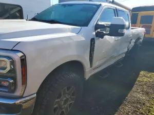 Ford F-350 6.7L 8 2023