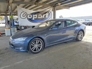 Tesla Model S 2014