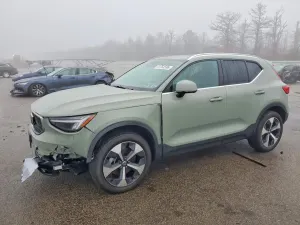 Volvo XC40 2.0L 4 2025