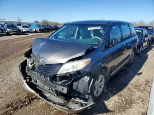 Toyota Sienna 3.5L 6 2013
