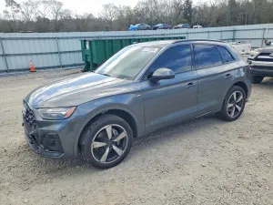 Audi Q5 2.0L 4 2022