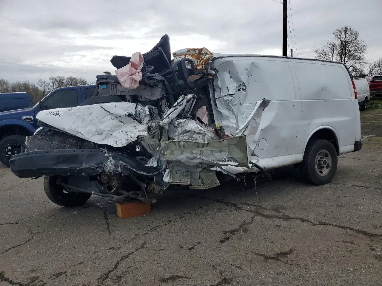 GMC Savana 4.3L 6 2023