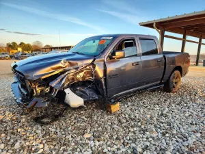 RAM 1500 5.7L 8 2017