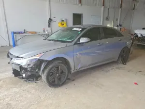 Hyundai Elantra 2.0L 4 2022