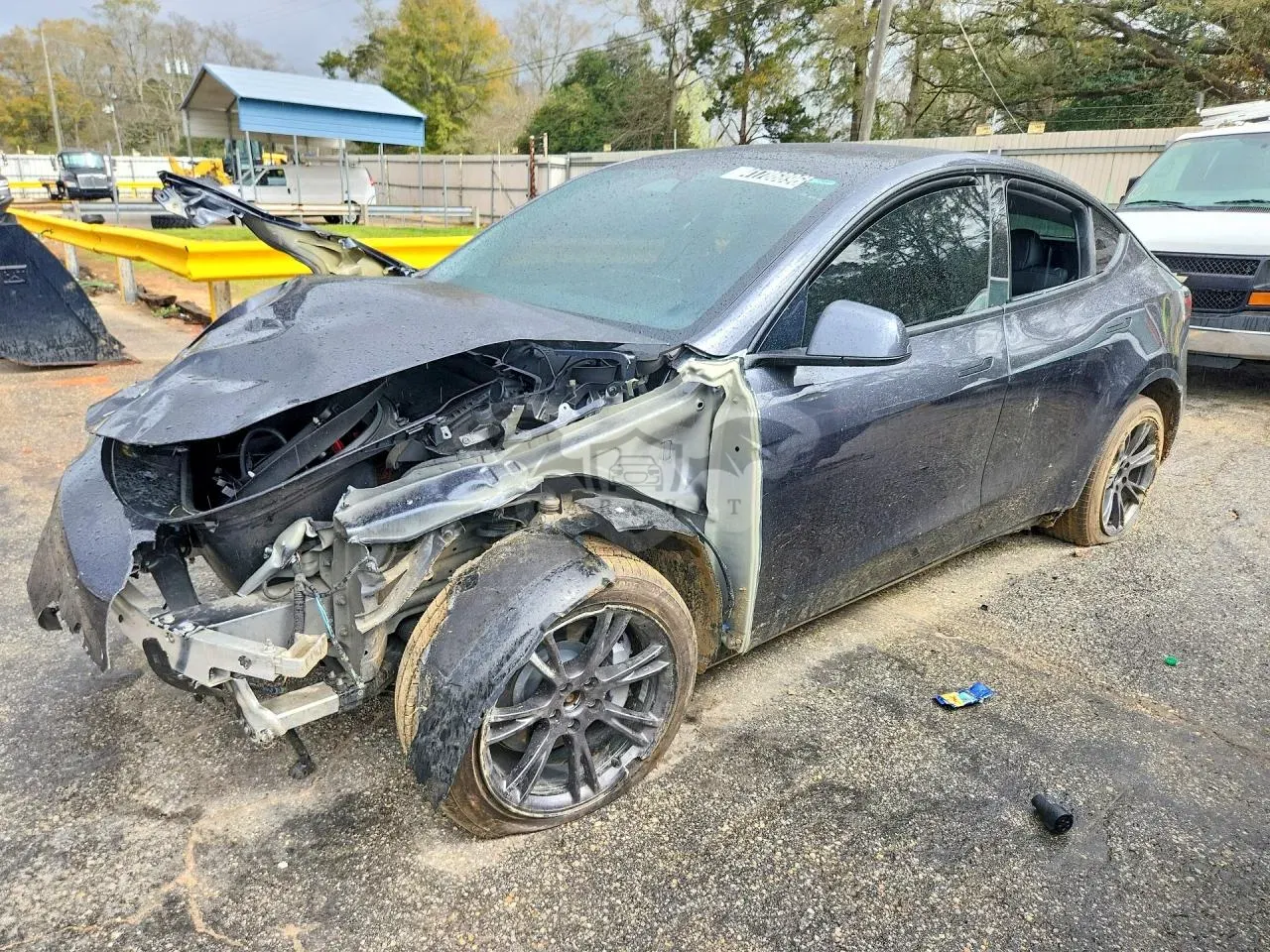 Tesla Model Y 2025