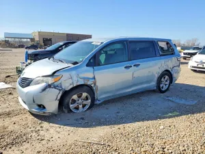 Toyota Sienna 3.5L 6 2017