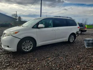 Toyota Sienna 3.5L 6 2012