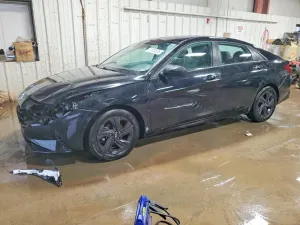 Hyundai Elantra 2.0L 4 2023