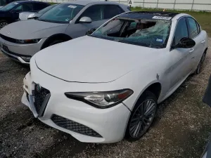 Alfa Romeo Giulia 2.0L 4 2017