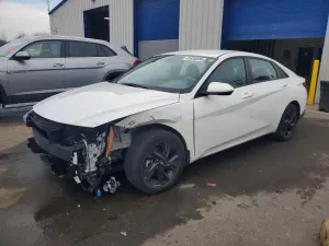 Hyundai Elantra 2.0L 4 2022