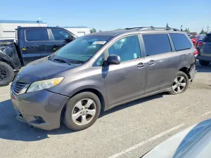 Toyota Sienna 3.5L 6 2012
