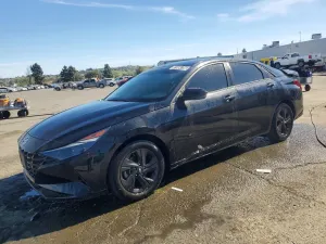 Hyundai Elantra 2.0L 4 2023