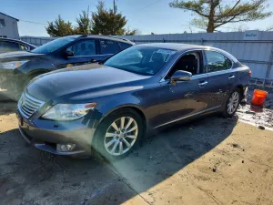 Lexus LS 4.6L 8 2012